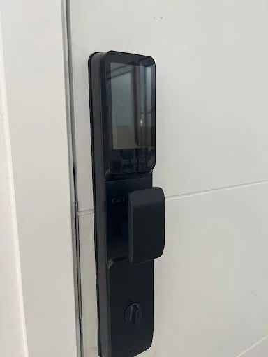 Smart lock installation photo shared by banin rasouli with her Google review
